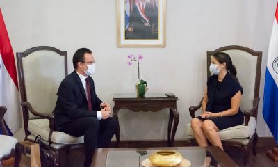 La Ministra de Justicia, Cecilia Pérez, y el Embajador de Francia en Paraguay, Emmanuel Cocher. Foto: Gentileza