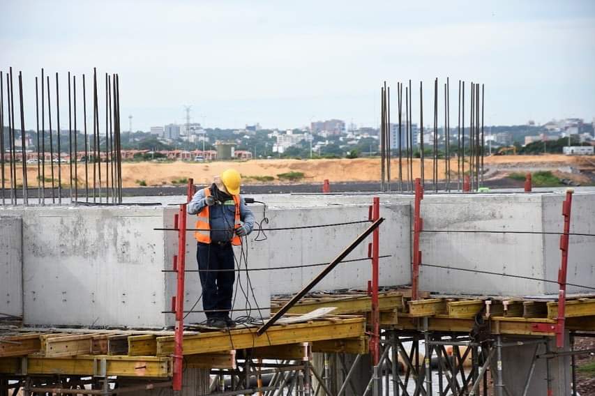 La construcción del Puente Héroes del Chaco atirantado es considerada estratégica. Foto: Gentileza