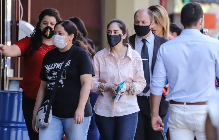 La gente sigue sin tomar todos los cuidados y eso se refleja en las cifras diarias de coronavirus. Foto: Gentileza