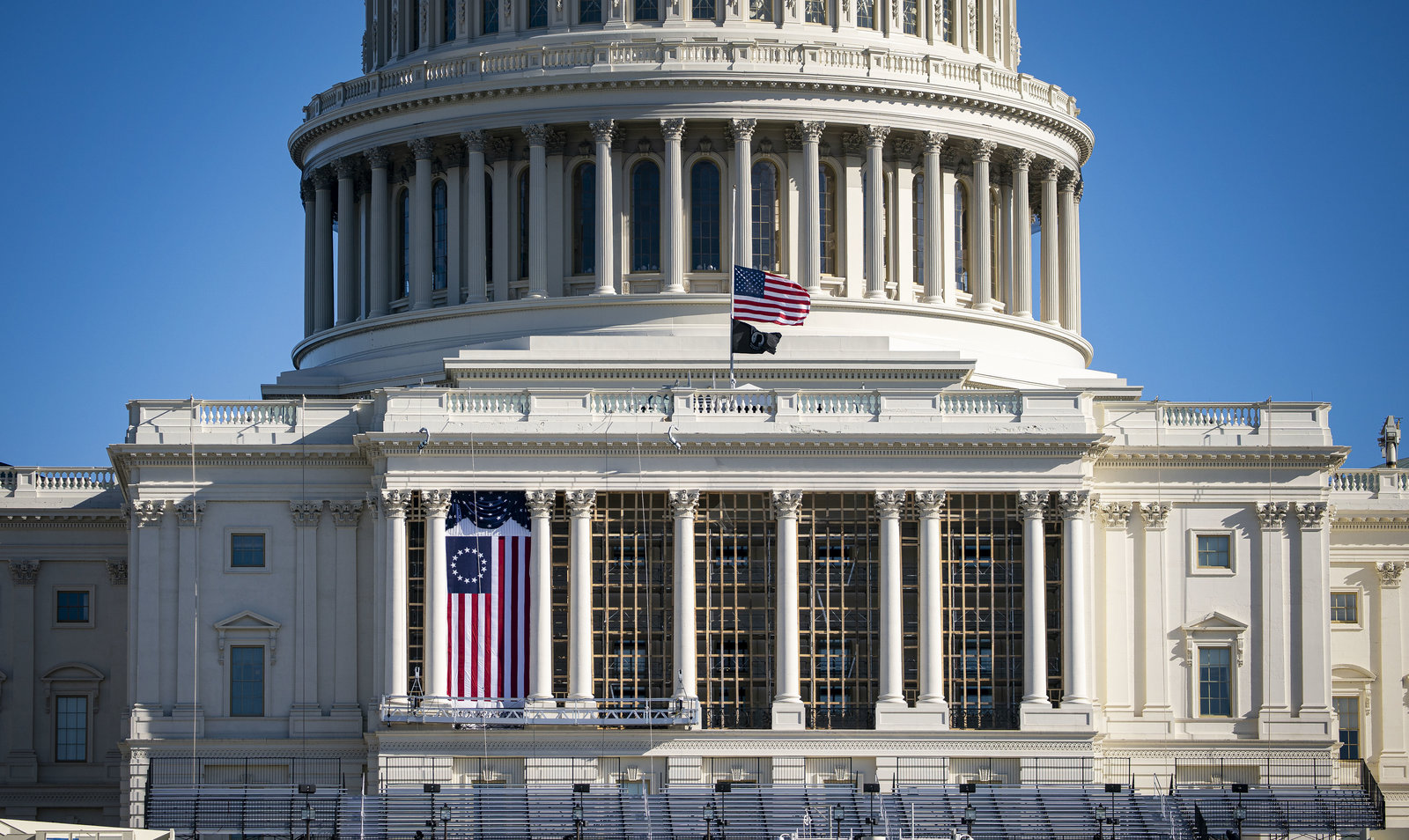 La votación comenzó a las 9:00 horas de Estados Unidos.