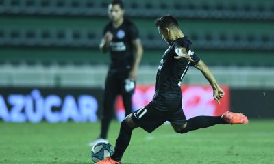 Tras la derrota de San Lorenzo ante Banfield, el portero Fernando Monetti tuvo un fuerte enfrentamiento con Ángel Romero. Foto: www.sanlorenzo.com.ar.