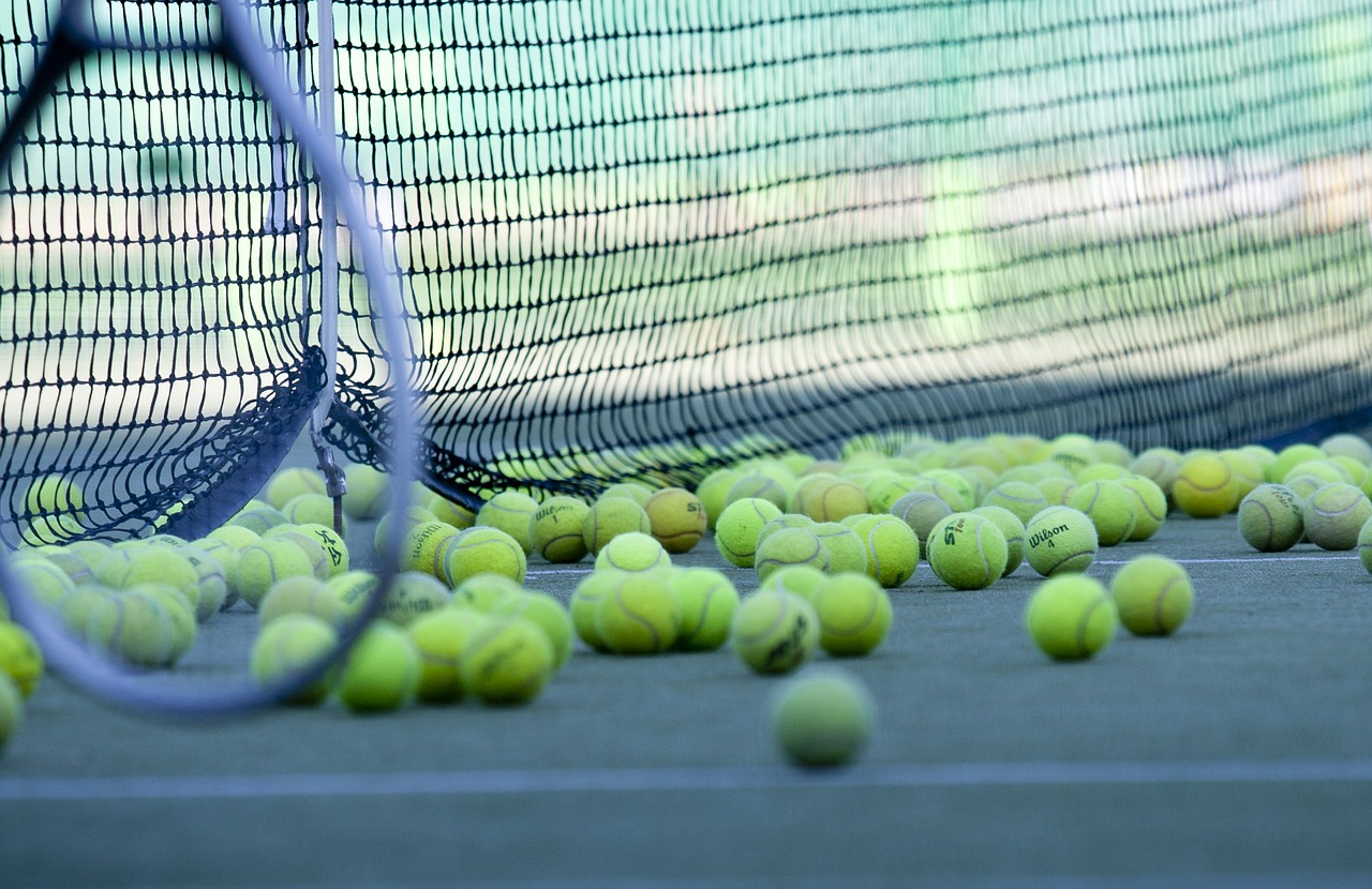 Tras las críticas de tenistas como Rafael Nadal y Novak Djokovic, la organización de la Copa Davis decidió realizar algunas modificaciones. Foto: Pixabay.