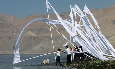 Enterrar las banderas en el mar, de Miguel Braceli