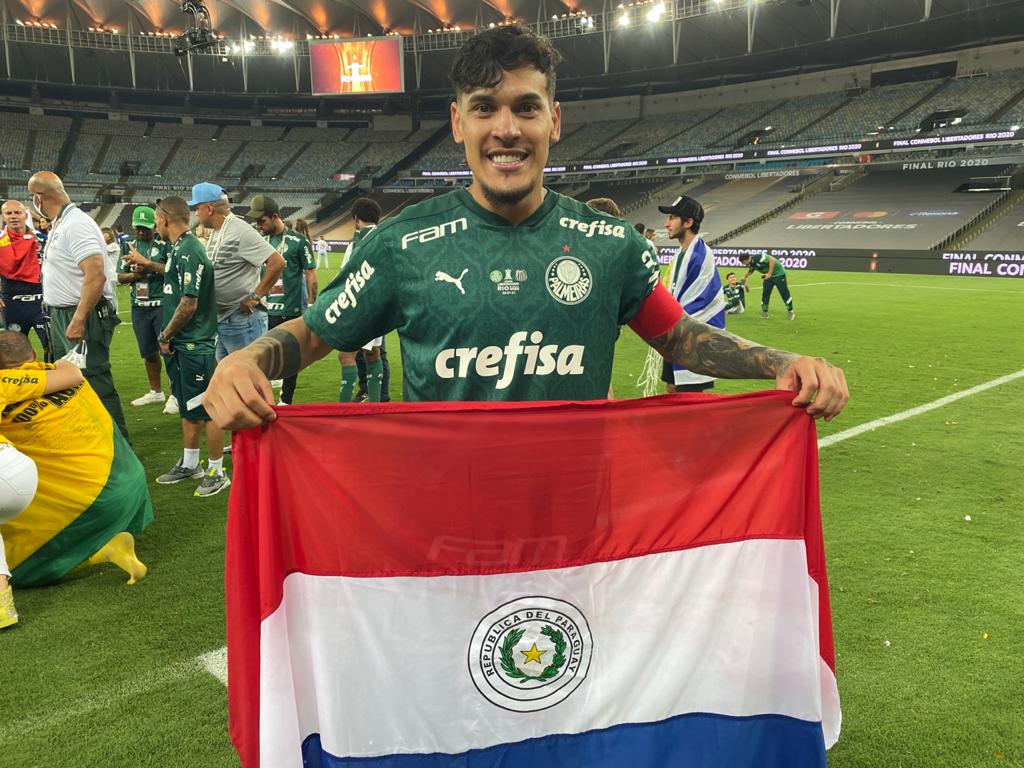 El campeón Gustavo Gómez Portillo (27) es el único futbolista paraguayo incluido en el equipo ideal de la Copa Libertadores 2020. Foto: Gentileza.