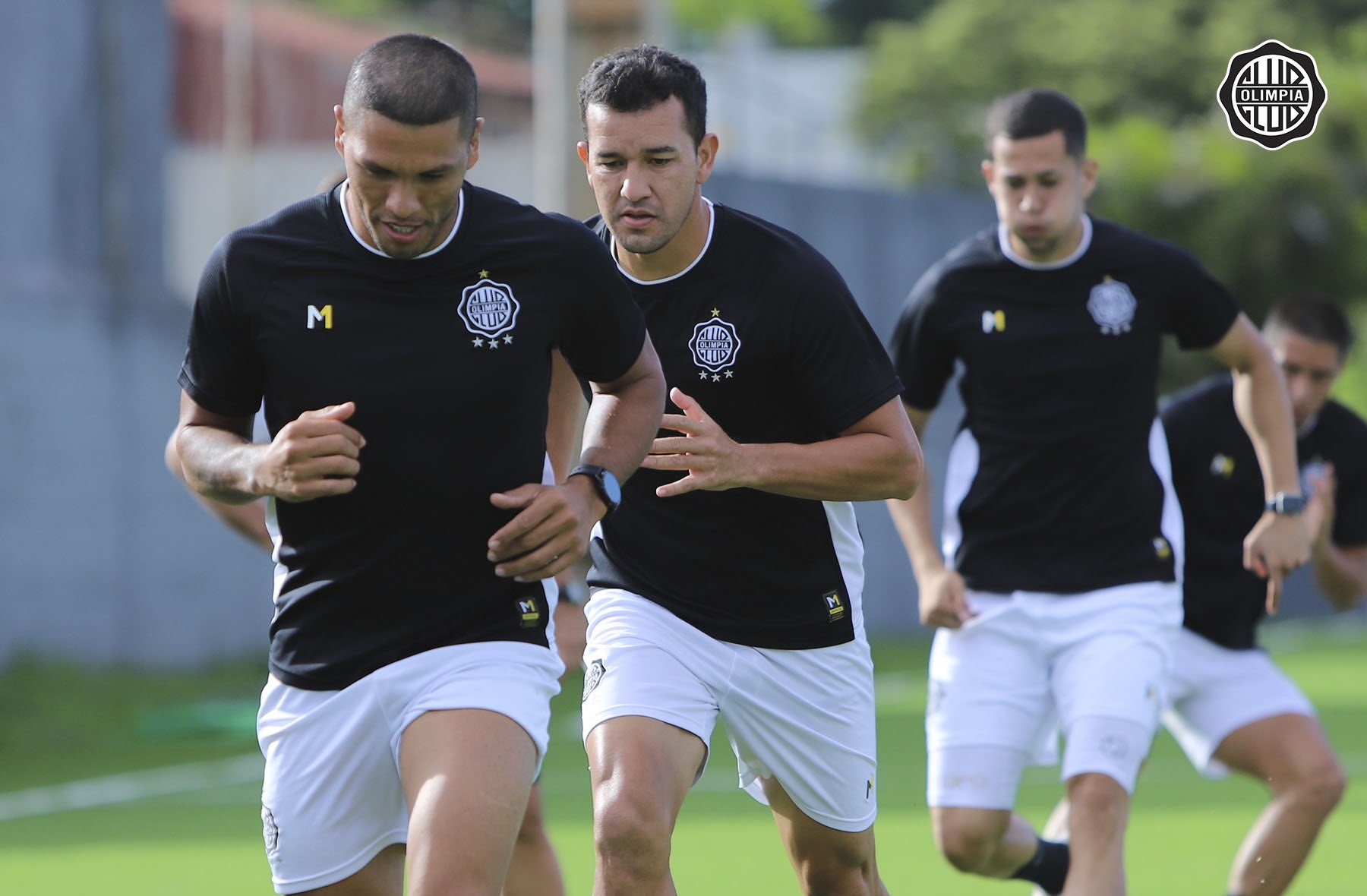 El encuentro ante Libertad sigue en pie, pues, según el protocolo de la APF, solo puede ser postergado a partir de seis positivos. Foto: @elClubOlimpia.