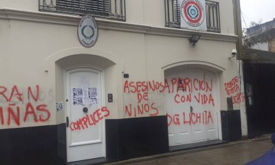 Estado en que quedó la fachada de la sede diplomática de nuestro país en Buenos Aires. Foto: Gentileza