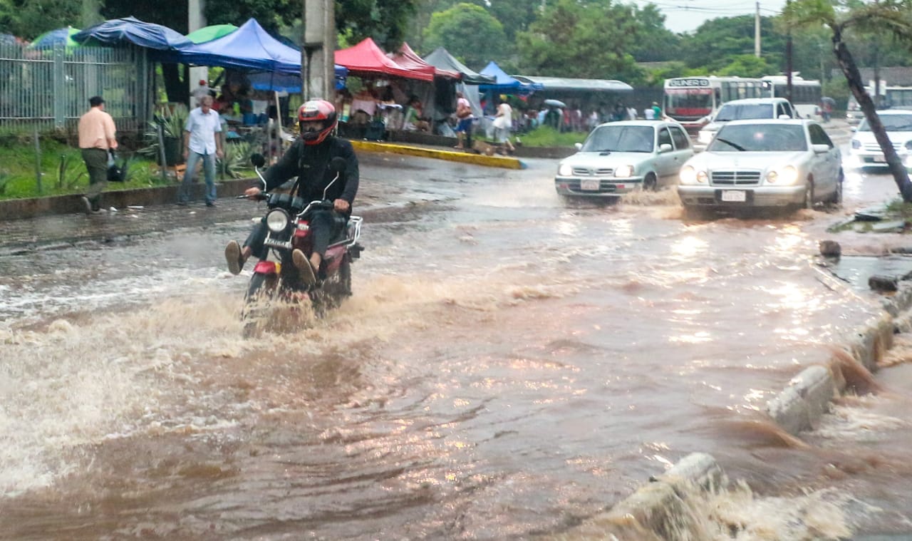 Con cada lluvia los raudales se convierten en una trampa mortal. Foto: Referencia,