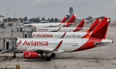 La aerolínea suspende como 20 rutas comerciales.