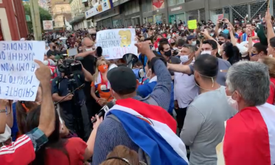 En plena pandemia, la gente salió a las calles a protestar en contra de la corrupción. (Gentileza)