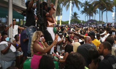 Aglomeración en playas de Miami. Foto: Getty Images.