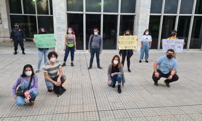 Jóvenes repudiaron la semana pasada frente al Palacio de Justicia de detención. Foto: Gentileza.