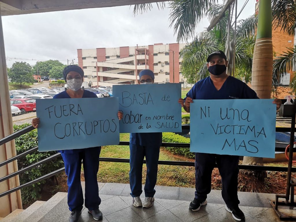 "Fuera Corruptos-Ni una víctima más", se leía en carteles. Foto: Francisca Pereira. 