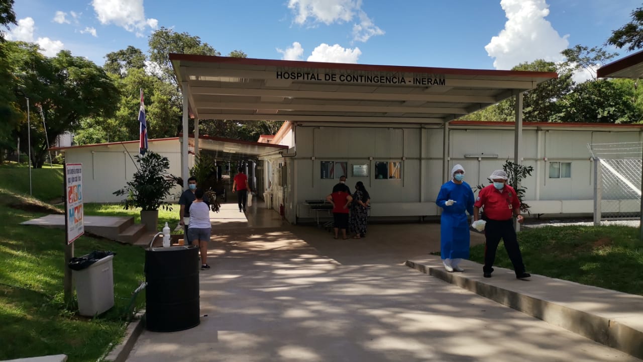 Entrada al Hospital de Contingencia del Ineram. Foto: Archivo