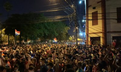 Las masivas protestas ciudadanas acorralan al gobierno de Mario Abdo Benítez. Foto: Andrés Ovelar