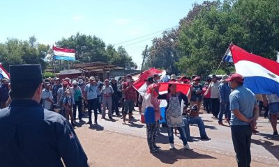 En Pirapey 45, Itapúa, cientos de campesinos protestaron este martes contra el gobierno. Foto: Gentileza