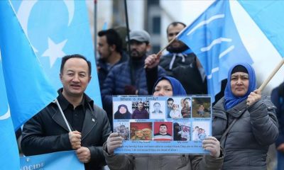 Protestas por abusos de DDHH contra la minoría ugur en China.