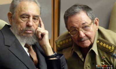 Fidel y Raúl Castro. Foto: El País.