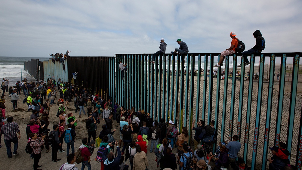 Más de 19 mil menores de edad fueron retenidos en la frontera de Estados Unidos con México. Foto: Télam.