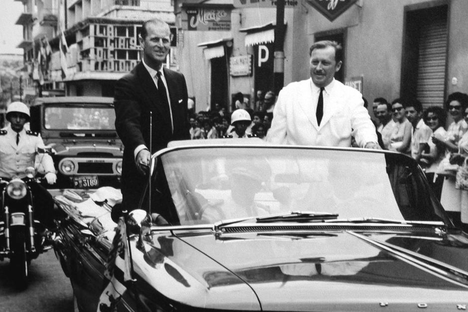 El príncipe recorrió las calles del centro de Asunción en compañía del entonces presidente del Paraguay, General Alfredo Stroessner. Foto: Colección de la familia Stroessner.