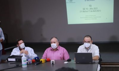 Dr. Jorge Batista, gerente de Salud, Óscar Franco, director médico IPS-Central y Nicolás Evreinoff, de la Dirección de Medicina Preventiva. Foto: Gentileza.