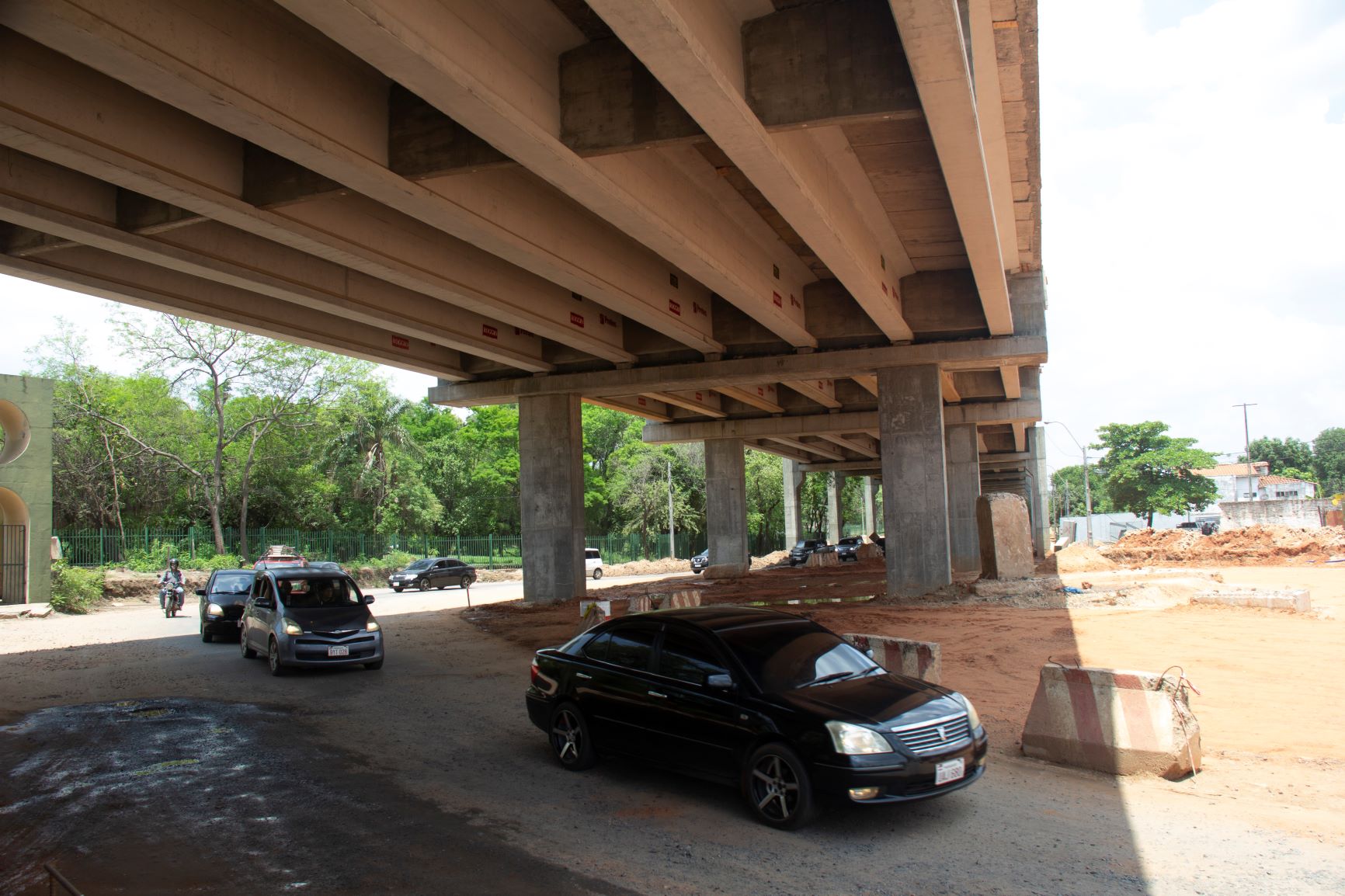 En tramo de la avenida Primer Presidente se realizarán obras de pavimentación. Foto: Gentileza.