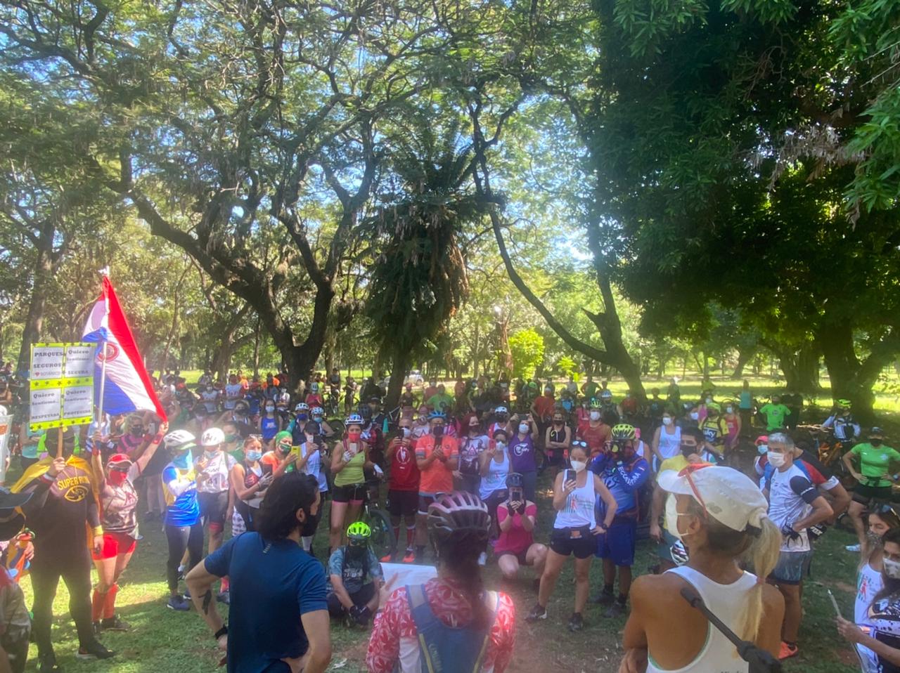 Hoy corredores realizaron una marcha pacífica en el Jardín Botánico. Foto: El Nacional