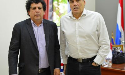 Intendente de Escobar, Elvio Ruíz Diaz, junto al exministro del Deporte Víctor Pecci. Foto: SND.