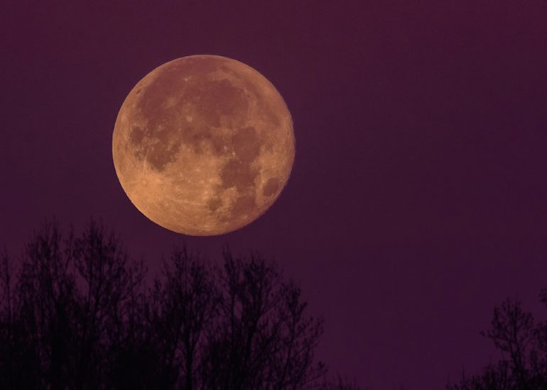 La Superluna del 27 de abril será la segunda Luna llena más cercana a la Tierra. Foto: National Geographic.l