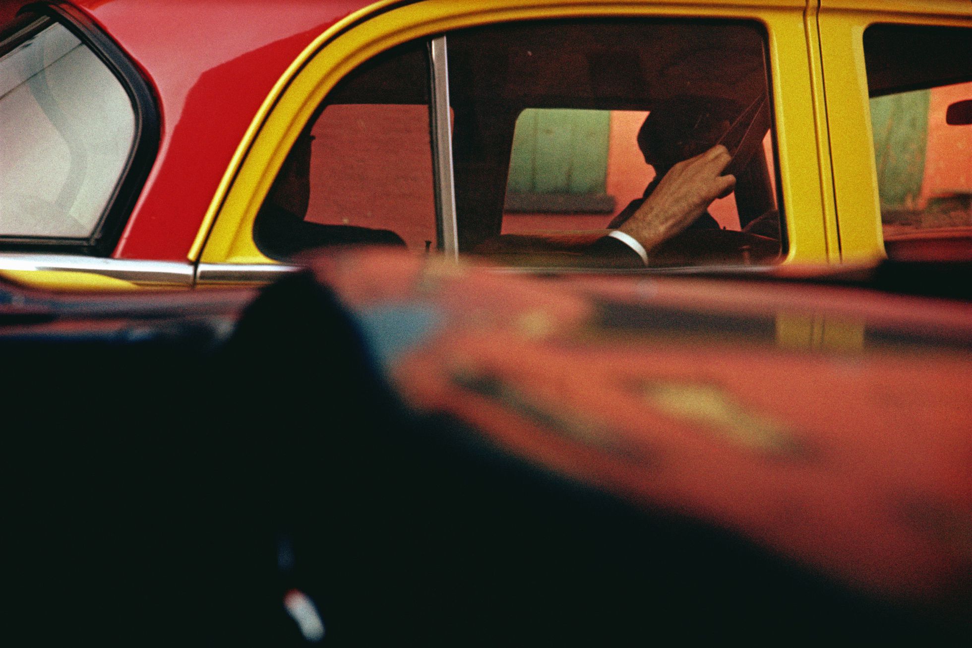Saul Leiter, "Taxi", 1957 (imagen ilustrativa)