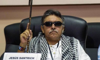 Santrich, que era ciego, participó en las negociaciones de paz entre las FARC y el gobierno de Colombia. Foto: El País.