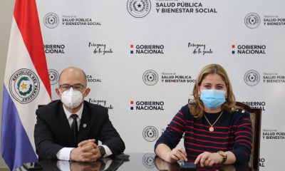 Héctor Castro, director del PAI y Leticia Pintos, directora de Servicios. Foto: Ministerio de Salud.