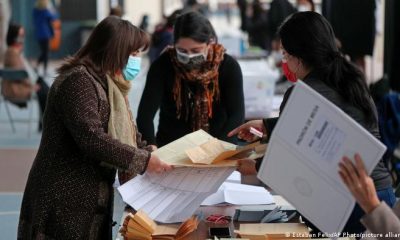 Los chilenos tuvieron que elegir entre 1.373 candidatos para integrar la Convención Constitucional. Foto: DW.