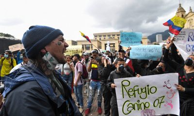 El frente social convocó a marchar este miércoles porque "la gente en las calles está exigiendo mucho más que el retiro de la reforma tributaria". Foto: Télam.