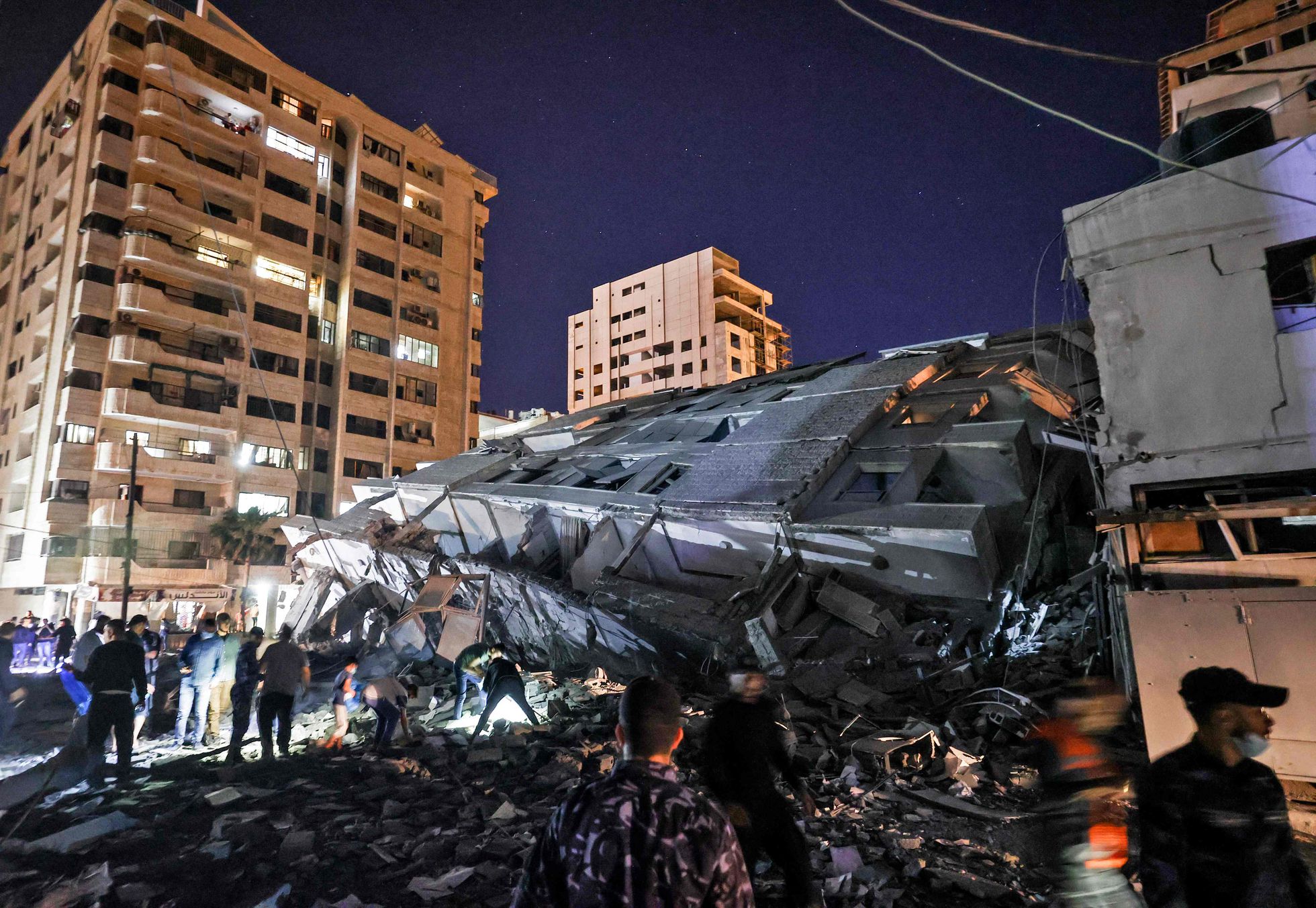 Un edificio derrumbado tras un ataque israelí en Gaza, este martes. Foto: El País.