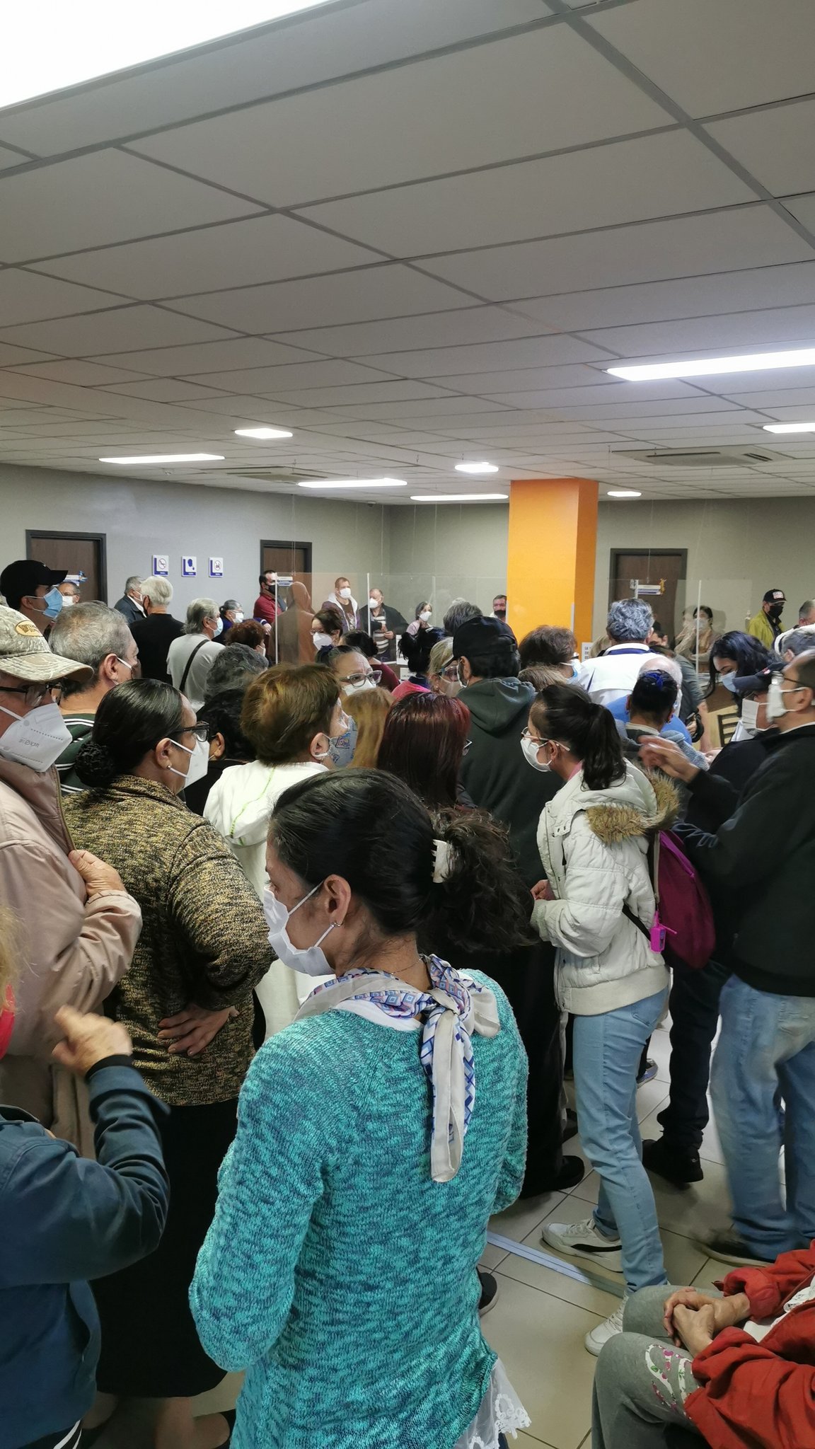 Vacunatorio habilitado en el Sanatorio Británico. Foto: Twitter.