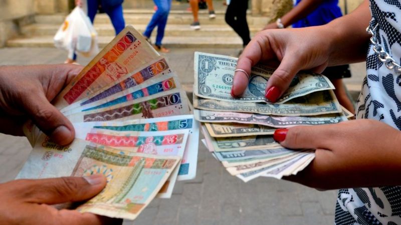 Los cubanos han incrementado el uso del dólar durante la pandemia. Foto: Getty.