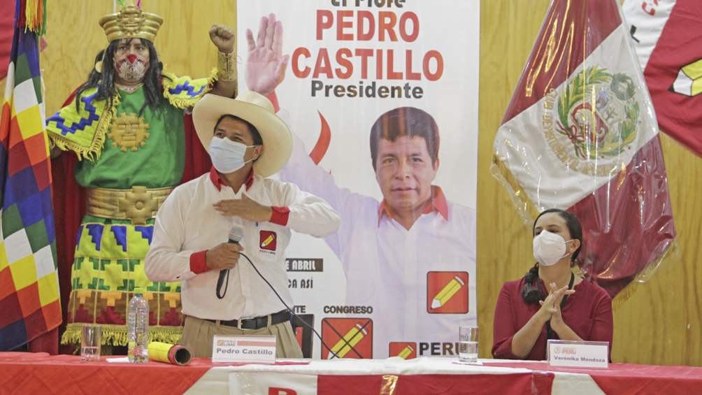 El escrutinio oficial ubicó primero a Castillo con un 50,12% a 44.058 votos de Fujimori, que alcanzó un 49,87%. Foto: Télam.