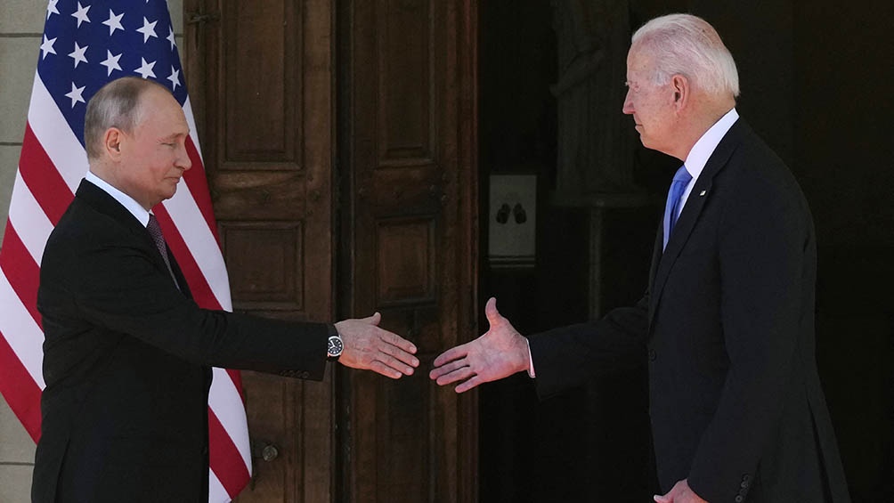 Joe Biden y Vladimir Putin se reúnen en la Villa La Grande. Foto: Télam.