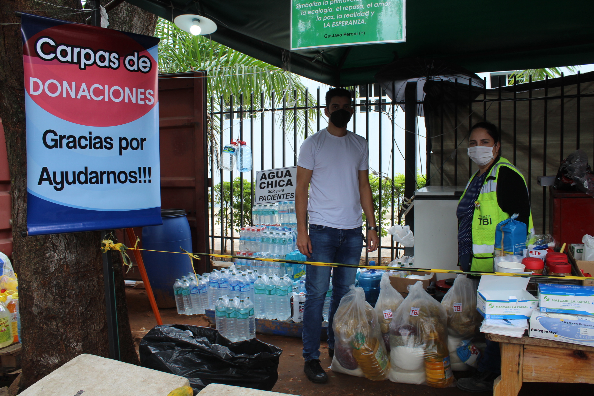 El Consorcio TBI, encargado de la construcción de Oficinas de Gobierno, dona insumos a hospitales, parientes de internados y bomberos voluntarios con el objetivo de contribuir a paliar las necesidades ocasionadas por la pandemia.. Foto: Gentileza.