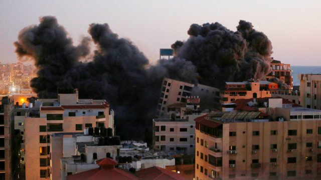 Fuentes de seguridad palestinas en Gaza confirmaron que los bombardeos impactaron en tres centros de entrenamiento pertenecientes a brazos armado de Hamás. Foto: Forbes.