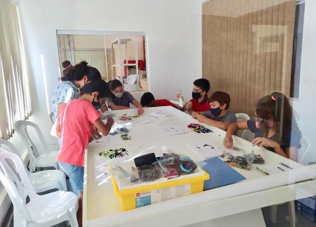 Equipo de niños, niñas y jóvenes de 9 a 14 años denominado “Team Ñande Bot”. Foto: Gentileza.