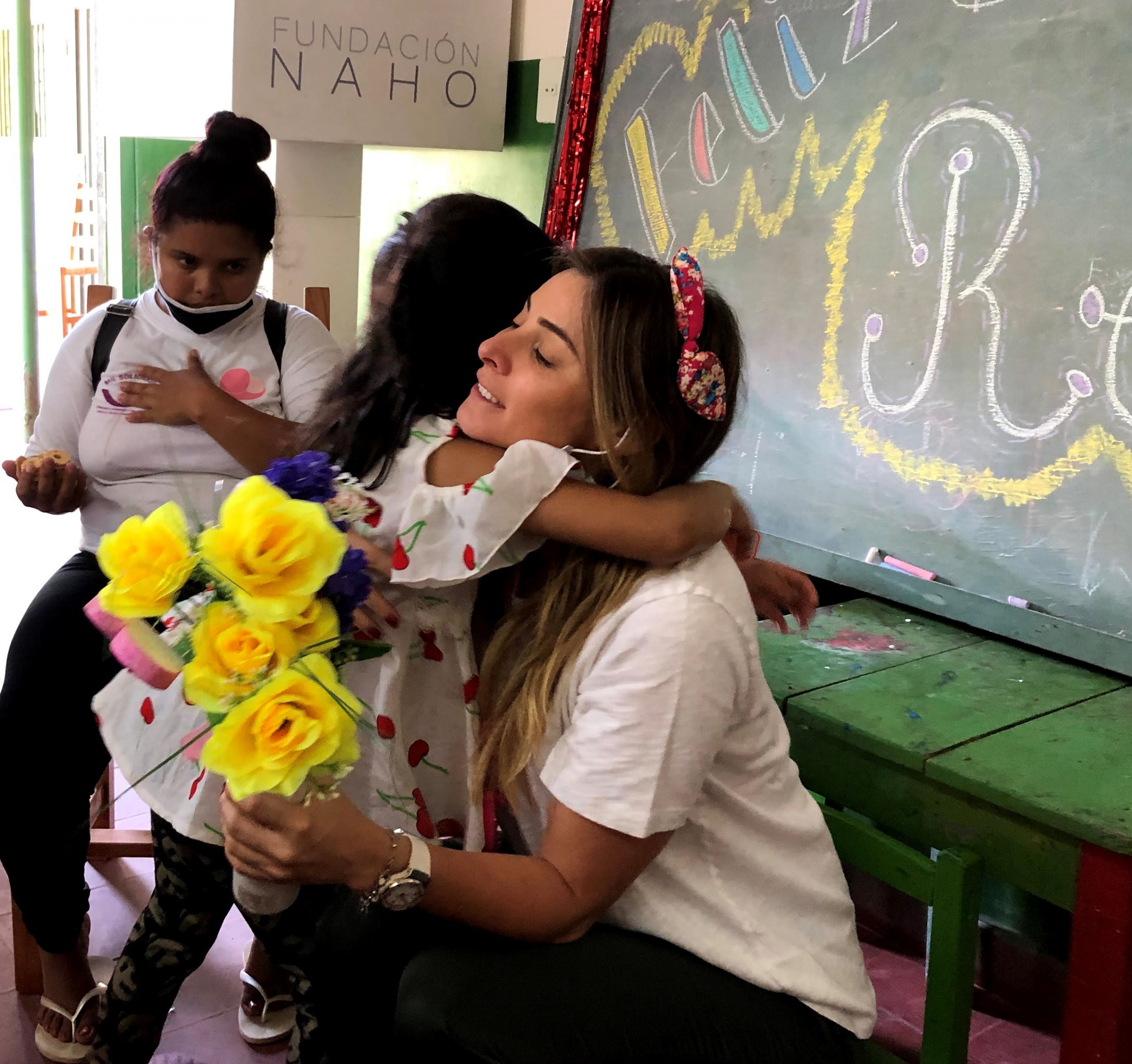 Rebeca Mendoza dice que aprende día a día en su labor con la Fundación Naho. Foto: Gentileza. 