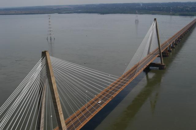 (Misiones.net) El Puente Encarnación-Posadas, paso fronterizo