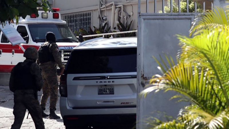 La Policía controla los accesos al barrio de Pelerin, donde se encuentra la residencia de Moïse. Foto: Getty.