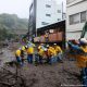 La avalancha de lodo, en varias olas, arrastró postes eléctricos, enterró vehículos y arrancó casas de sus cimientos, destruyendo o dañando un total de 130 edificios. Foto: Picture Aliance.