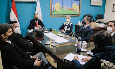 Equipo de fiscales en las oficinas de la Contraloría. Foto: Gentileza.