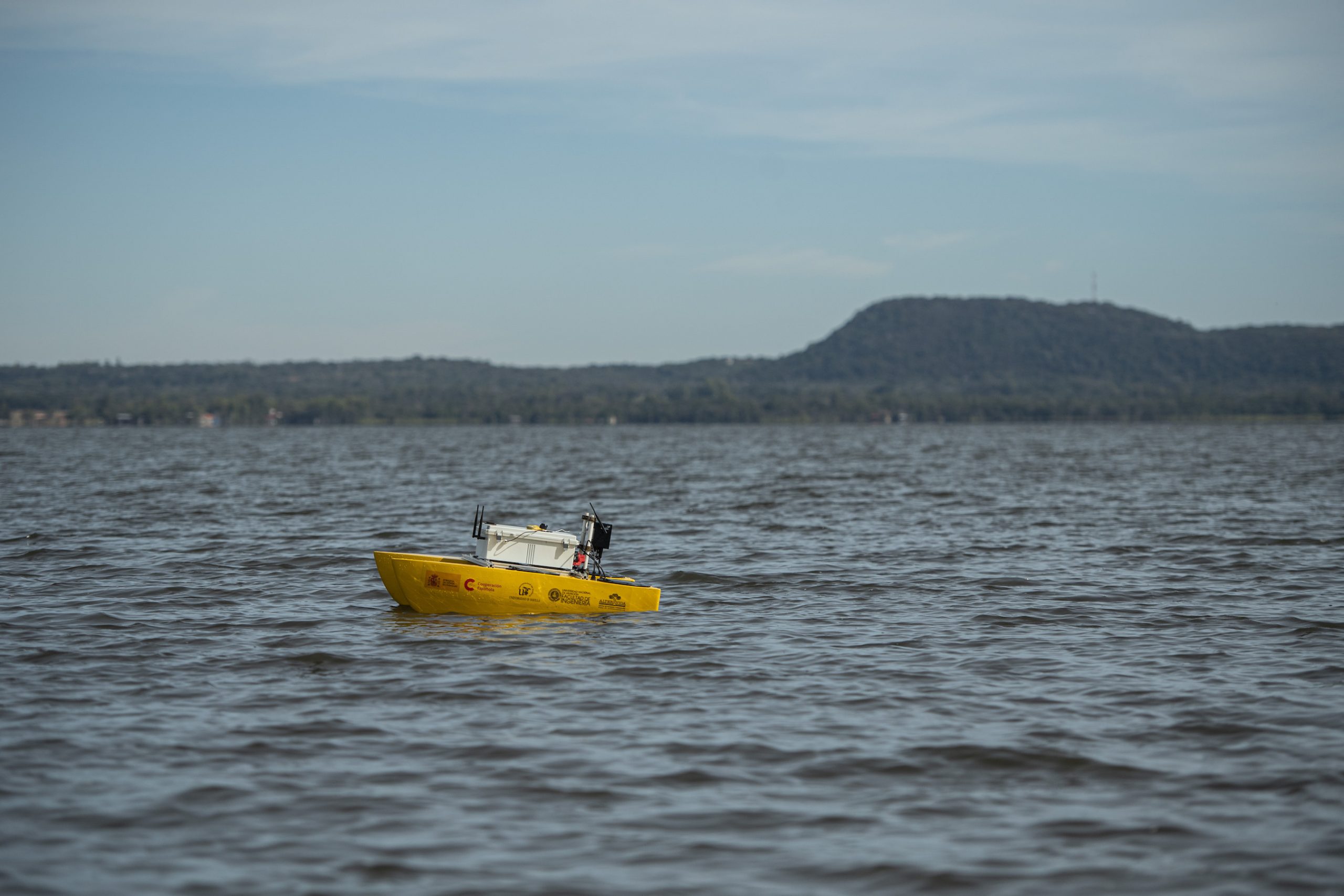 Drones acuáticos de superficie para monitoreo de la contaminación del lago Ypacaraí. Gentileza.