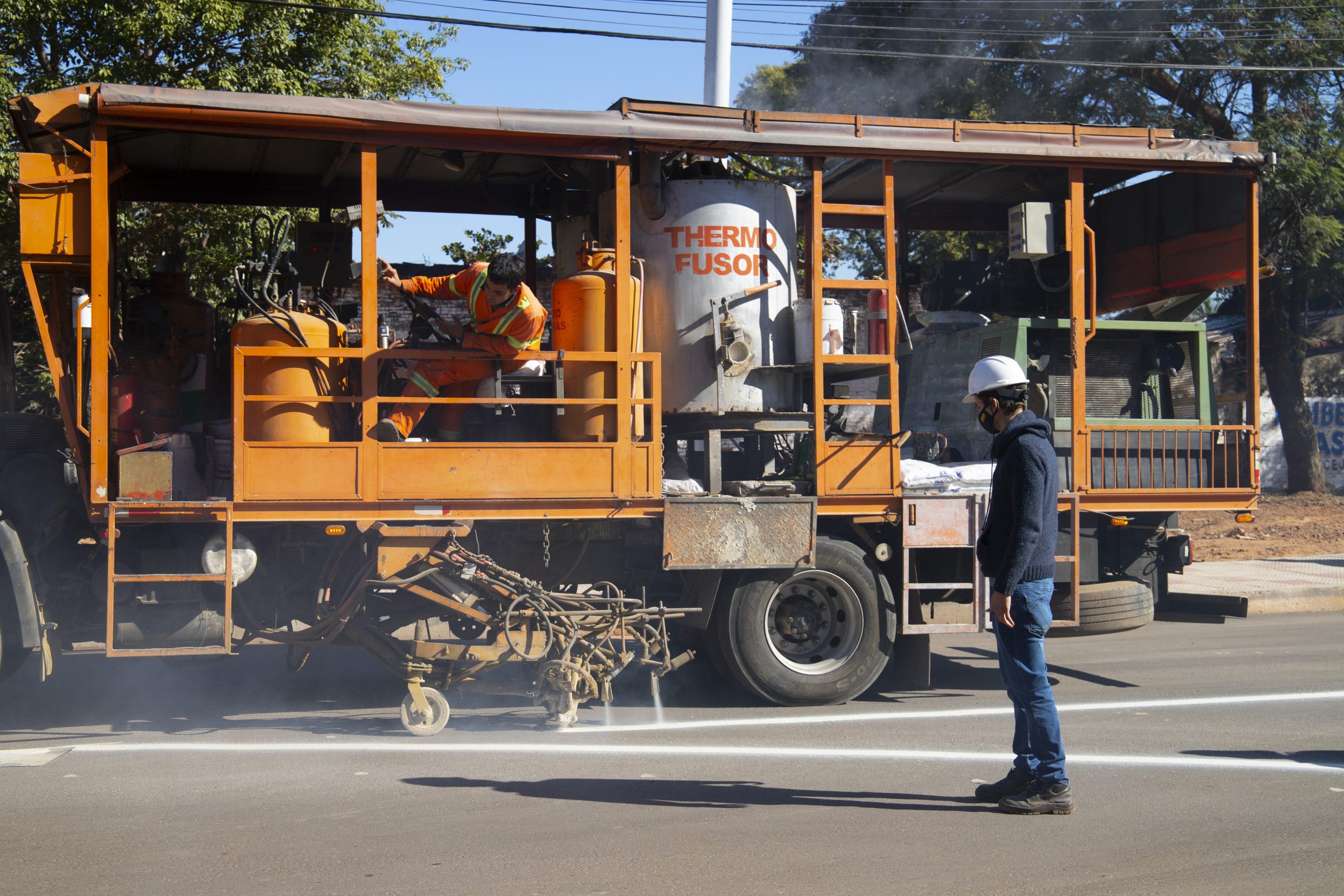 Trabajos de señalización en el Corredor Vial Botánico. Foto: Gentileza.