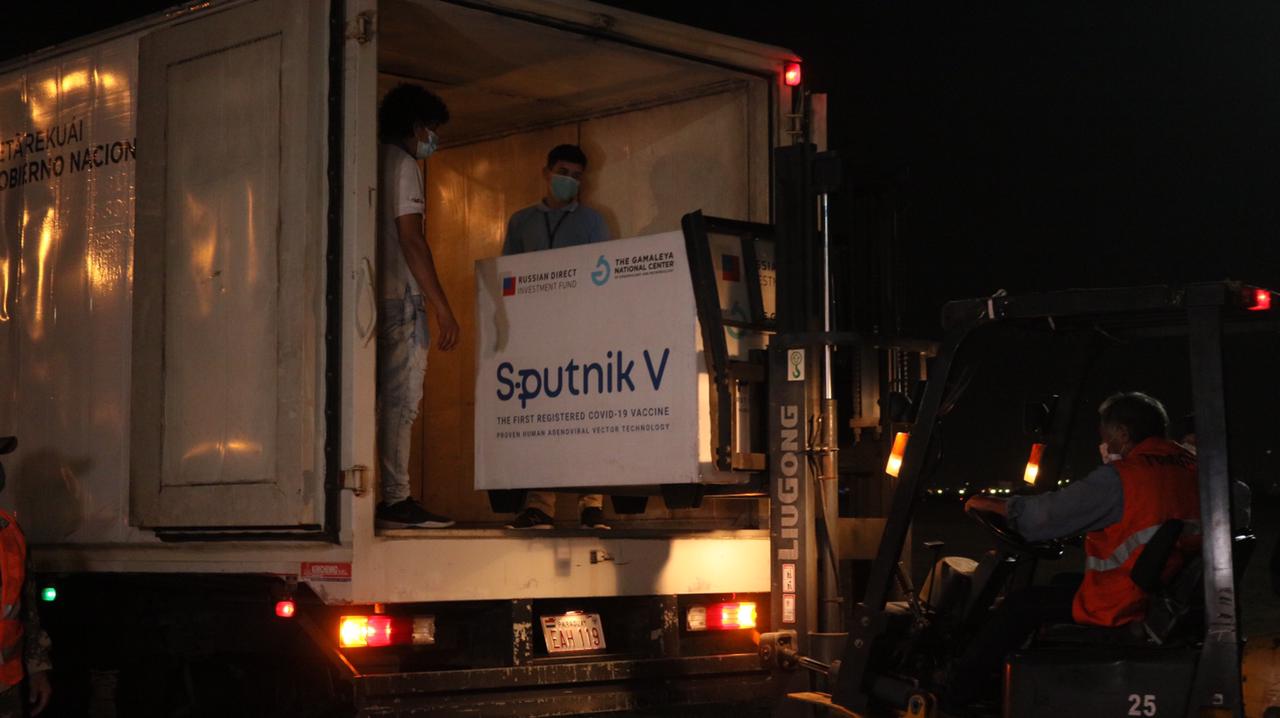 Llegó nuevo lote de Sputnik a Paraguay. Foto: Gentileza.