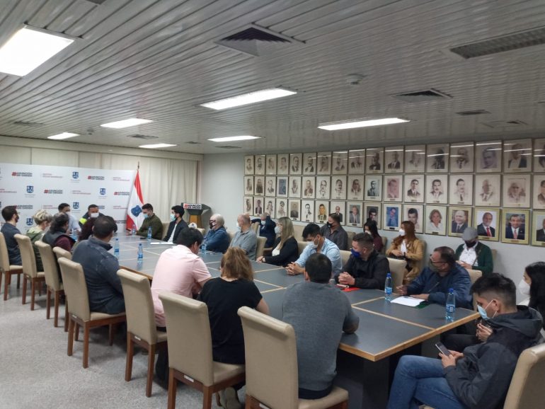 Esto fue comunicado en la mañana de este jueves 15 de julio en una reunión realizada en el Salón de los Intendentes de la Municipalidad de Asunción, a los empresarios gastronómicos. Foto: Gentileza.